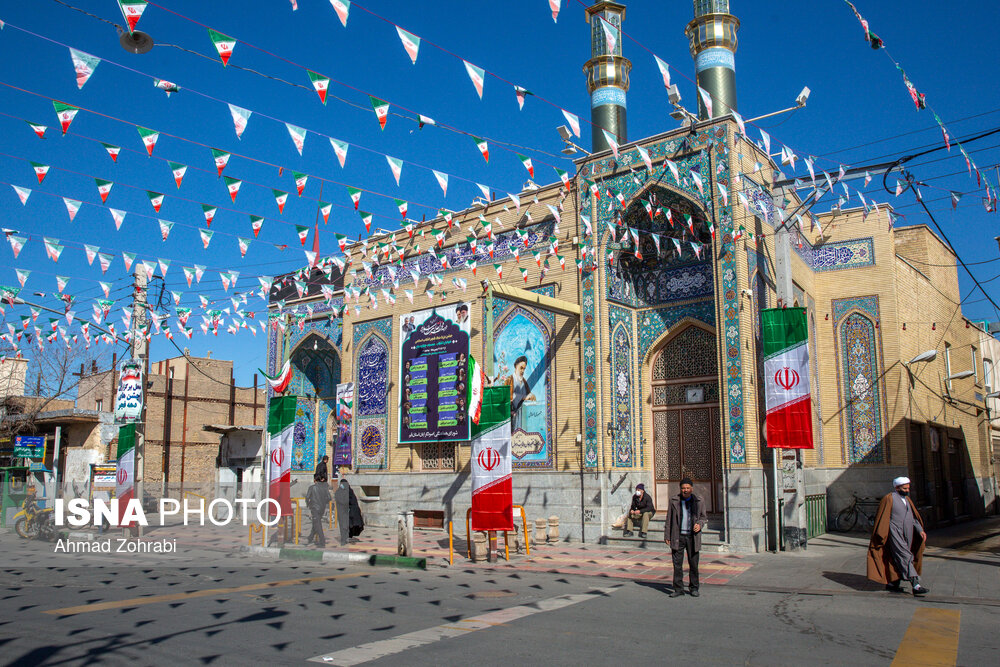 آیین کلنگ زنی آغاز عملیات بازسازی مسجد چهارمردان قم برگزار شد