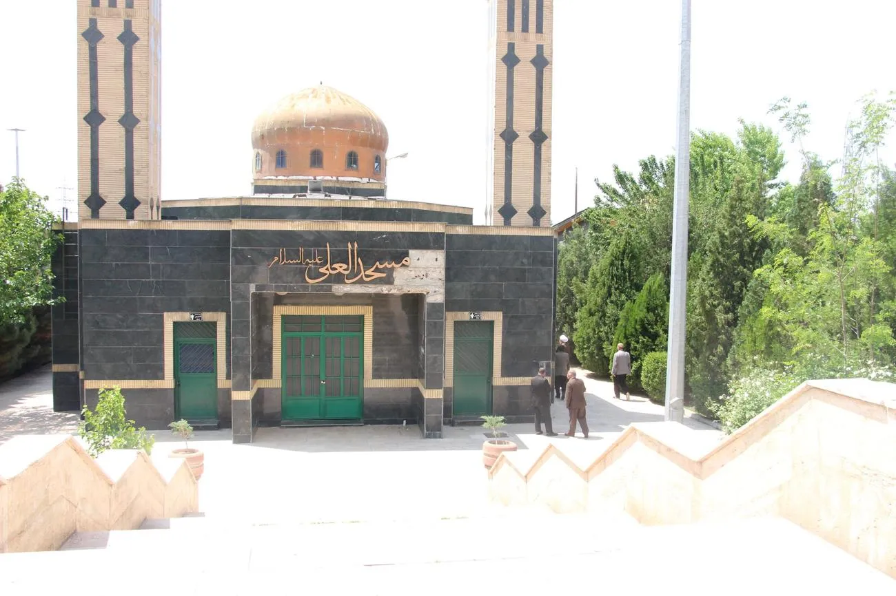 بازگشایی مساجد تعطیل شده