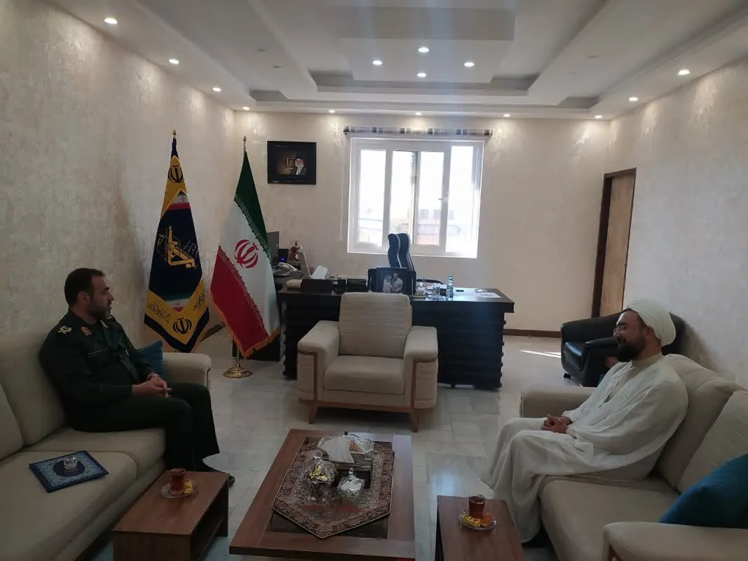 مدیر ستاد اقامه نماز استان سمنان با سردار فرماندهی سپاه منطقه ای استان دیدار کرد
