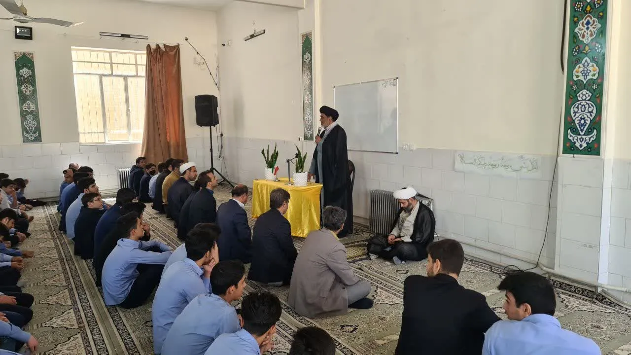 دوشنبه ها نمازی مدرسه رسولیان