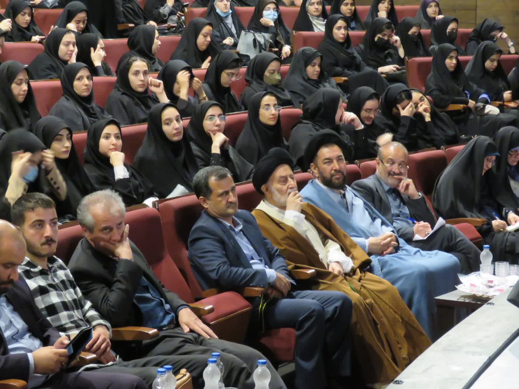اجلاس دانشجویی نماز در دانشگاه فرهنگیان رشت