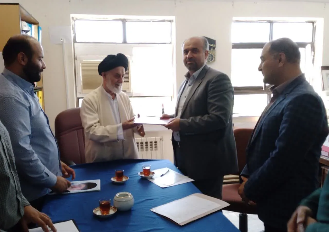 تقدیر از دبیر اقامه نماز پیشین شهرستان صومعه سرا