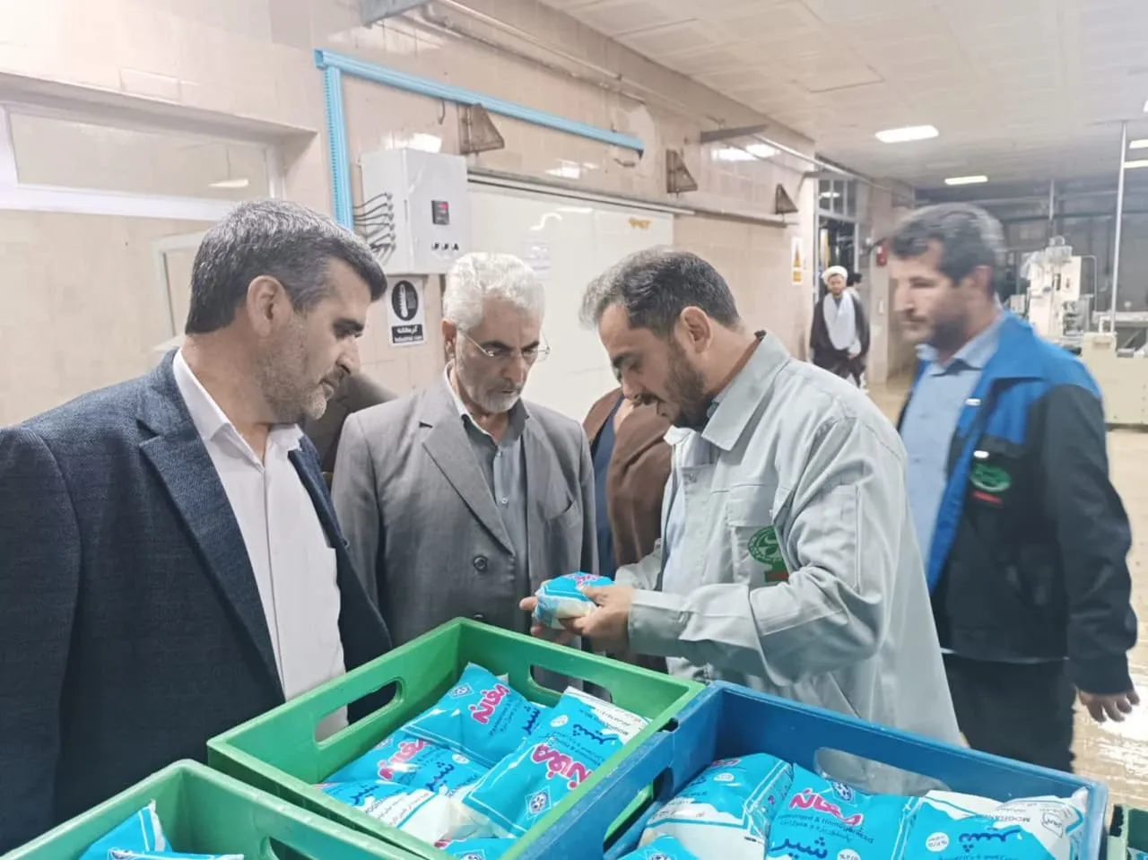 بازدید مدیر ستاد اقامه نماز از شرکت کشت و صنعت و دامپروری مغان