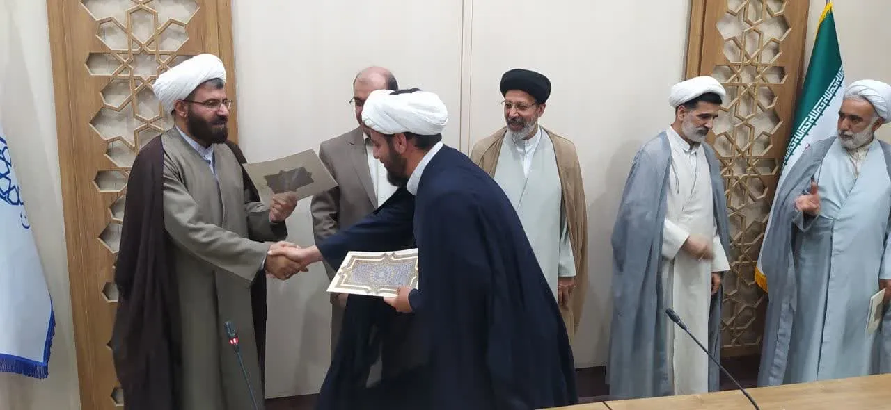جلسه توجیهی اعضای هئیت داوری استان و شهرستان های همدان در خصوص سامانه سجاده باحضور مدیر ستاد اقامه نماز استان همدان برگزار گردید
