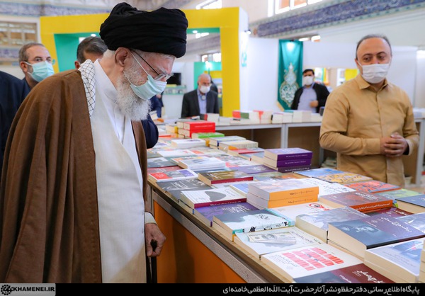 بازدید رهبر انقلاب اسلامی از سیوچهارمین نمایشگاه بینالمللی کتاب تهران