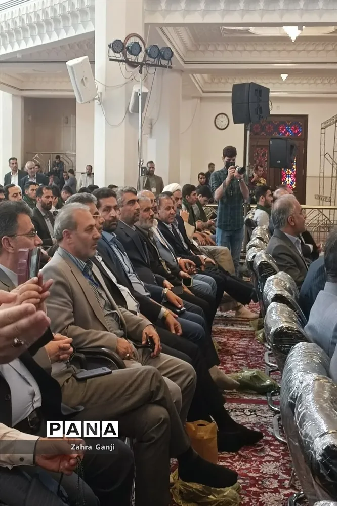 اجلاس نماز دانشآموزی شیراز