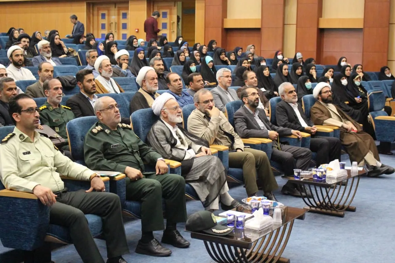 نماز کارخانه انسان سازی است