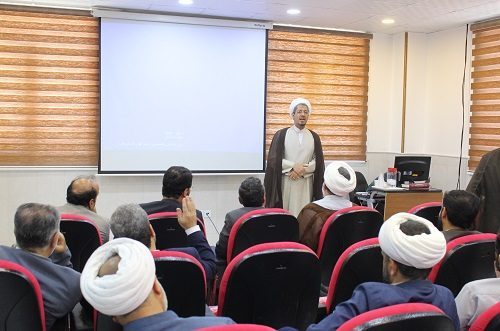 اولین نشست فصلی دبیران اقامه نماز ادارات و دانشگاههای قم برگزار شد