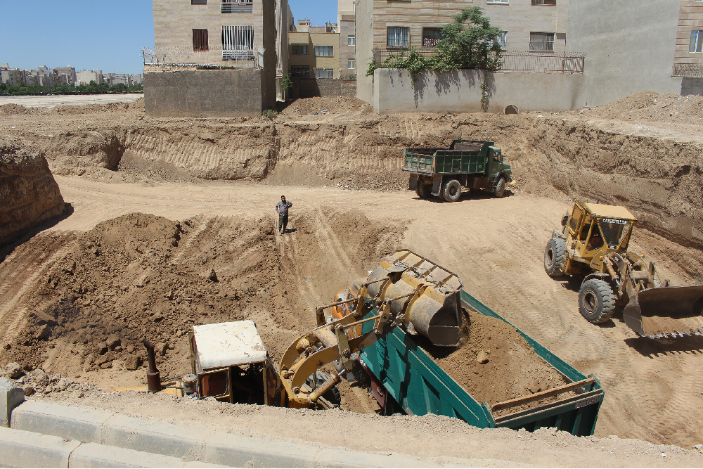 بازدید دبیر مجمع خیرین مسجدساز قم از مسجد در حال احداث فاطمه الزهرا(س)
