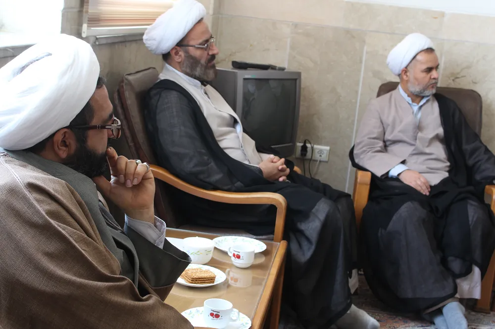 جلسه کارگروه تدوین برنامه های نمازی ادارات و مساجد قم برگزار شد