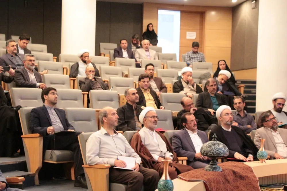 اولین نشست دبیران اقامه نماز دستگاه های اجرایی خراسان رضوی در سال 1402 تشکیل شد