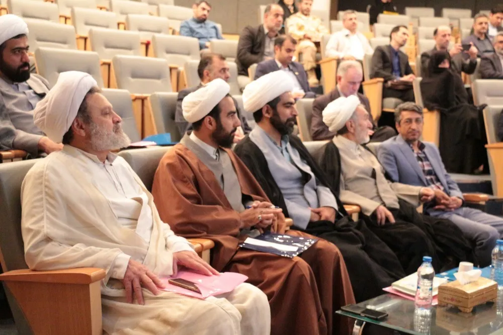 اولین نشست دبیران اقامه نماز دستگاه های اجرایی خراسان رضوی در سال 1402 تشکیل شد