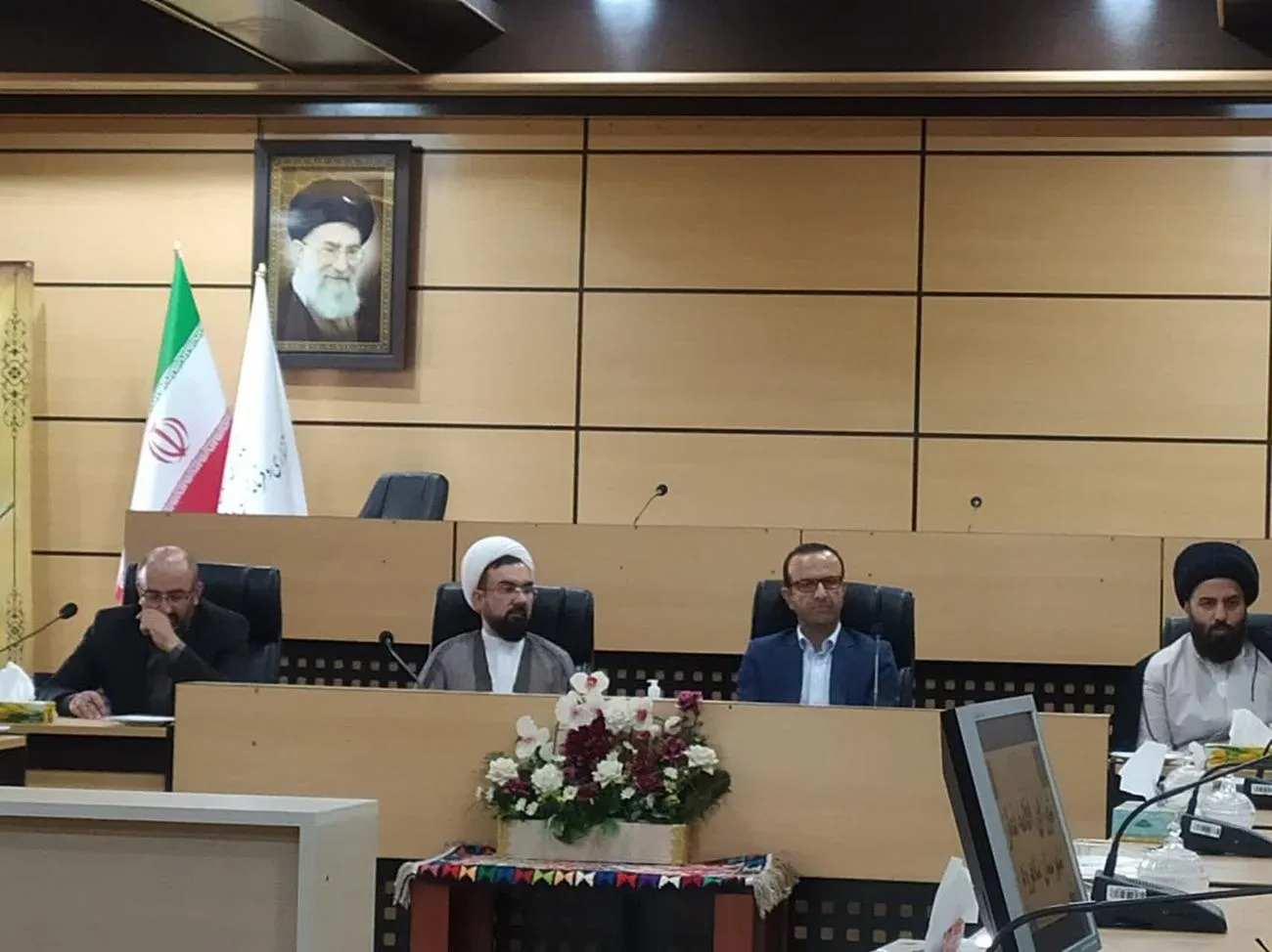 مدیر ستاد اقامه نماز استان سمنان در حضور فرماندار با اعضای شورای اقامه نماز شاهرود دیدار کرد.