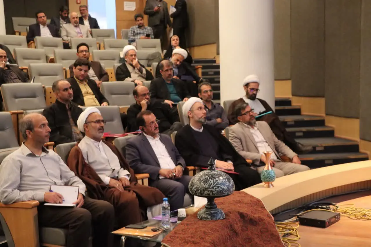 اولین نشست دبیران اقامه نماز دستگاه های اجرایی خراسان رضوی در سال 1402 تشکیل شد
