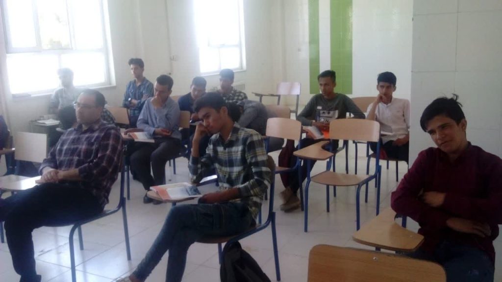 برگزاری نشست دانش آموزی در شهرستان گناباد