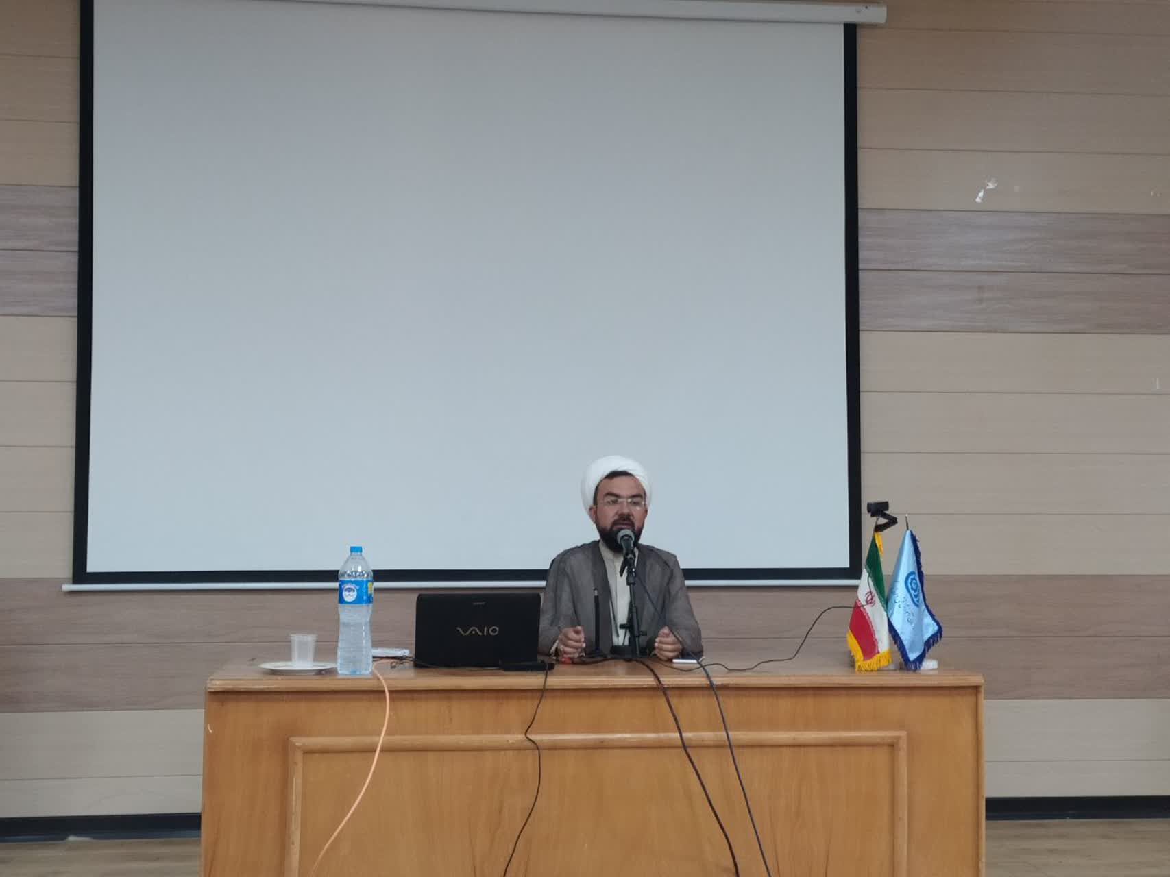 جلسه مدیر ستاد اقامه نماز استان سمنان با روسا و معاونین سازمان فنی و حرفه ای برگزار شد