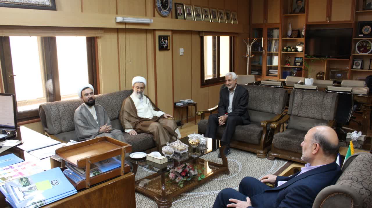 مدیر ستاد اقامه نماز استان سمنان با رییس دانشگاه بازدید کرد