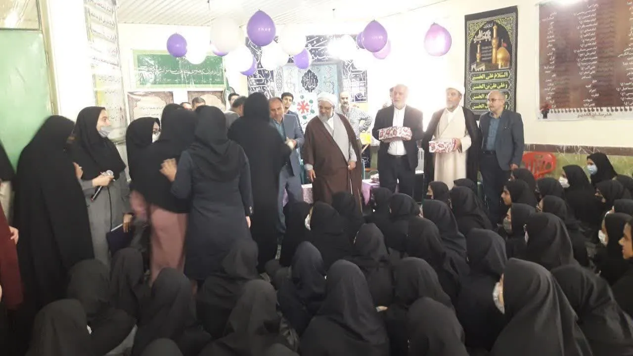 نشست دانش آموزی شهرستان آزادشهر