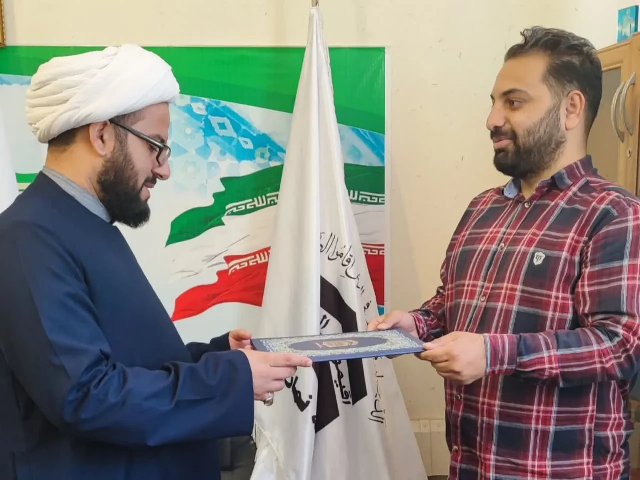 از کارشناس روابط عمومی ستاد اقامه نماز استان لرستان تقدیر شد
