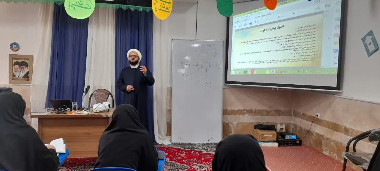 کارگاه آموزشی ارائه شیوه های دعوت به نماز شهرستان دلفان برگزار شد