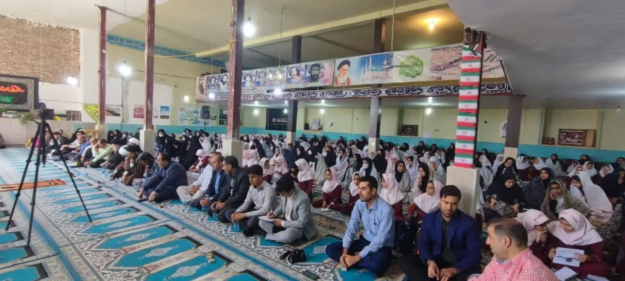 آخرین نماز جماعت دانش آموزی سال تحصیلی جاری برگزار شد