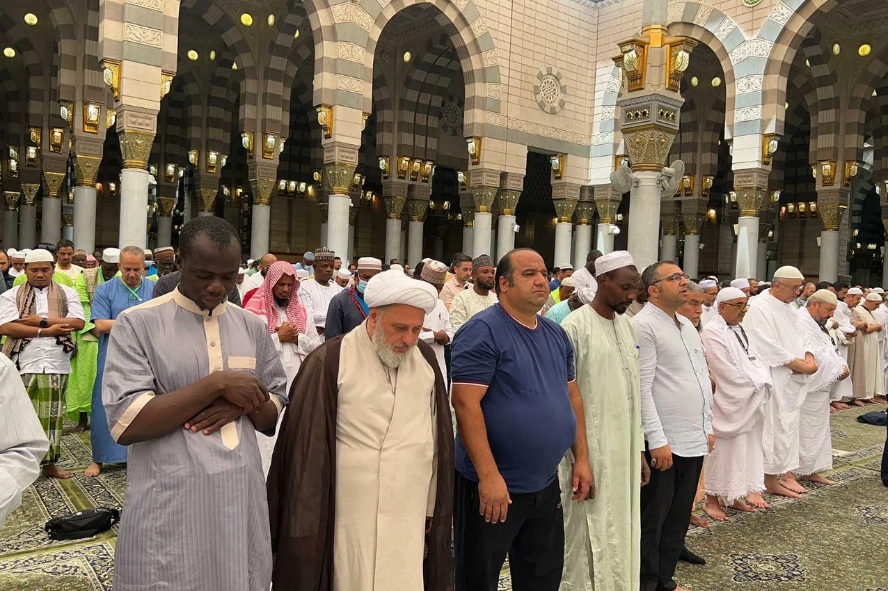 اقامه نماز در سه مدرسه فرانسه