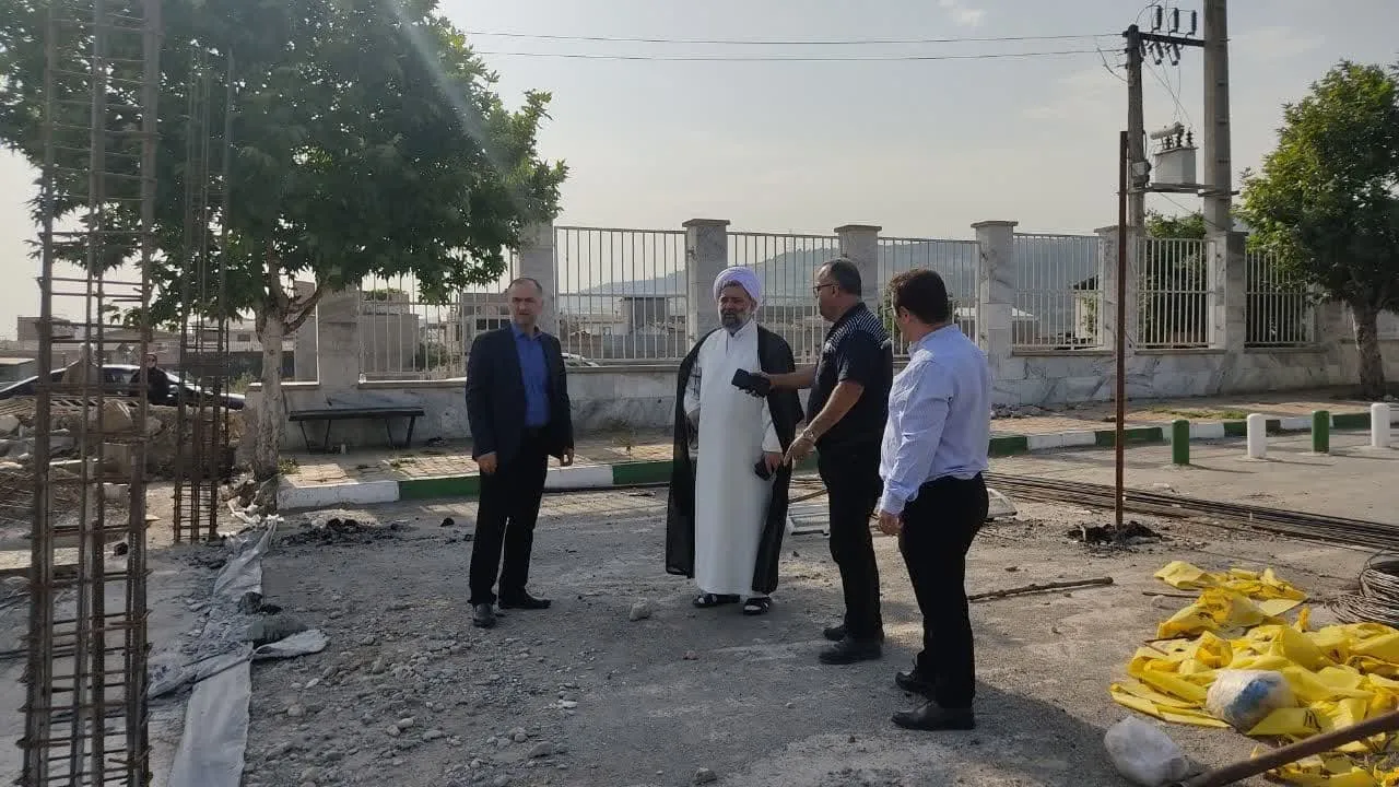 بازدید قائم مقام و مشاور شهردار گرگان از روند احداث نمازخانه بازار هفتگی
