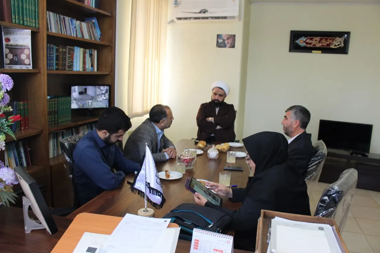 معاون توسعه و مدیریت گمرکات آذربایجان غربی با مدیر ستاد اقامه نماز دیدار و گفتگو کرد