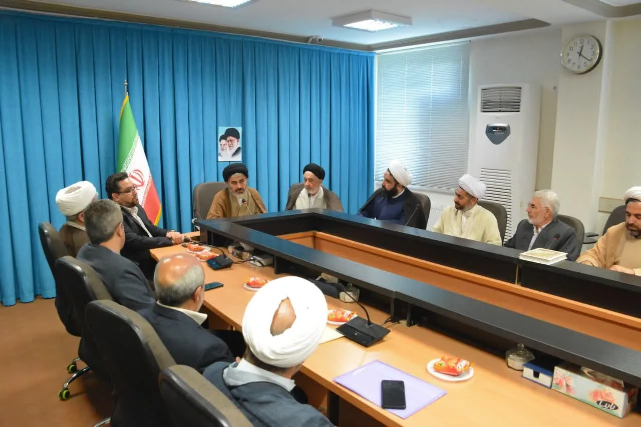 مدیران و معاونین ستاد اقامه نماز منطقه چهار کشوری با نماینده ولی فقیه در استان دیدار کردند