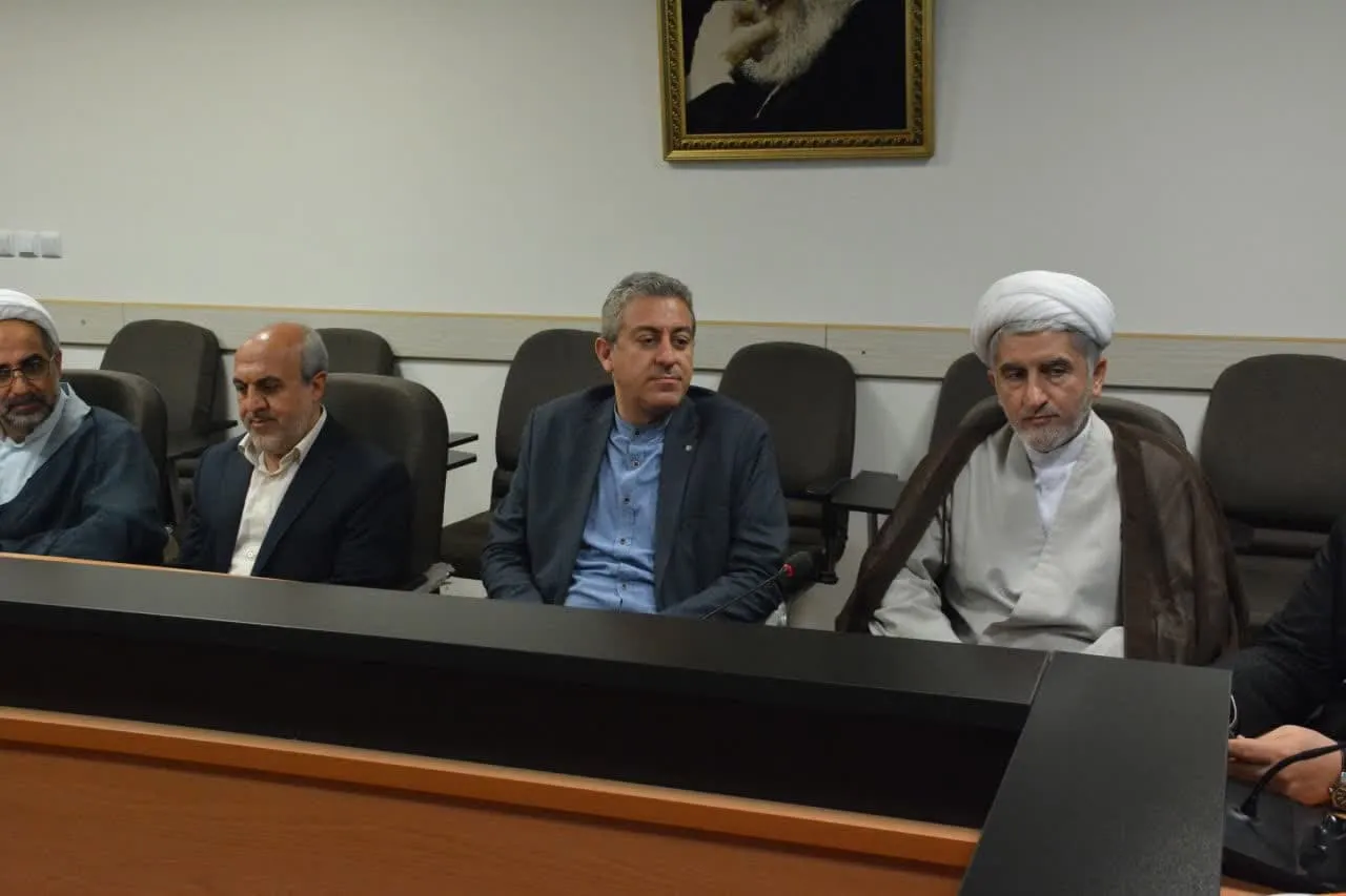 مدیران و معاونین ستاد اقامه نماز منطقه چهار کشوری با نماینده ولی فقیه در استان دیدار کردند