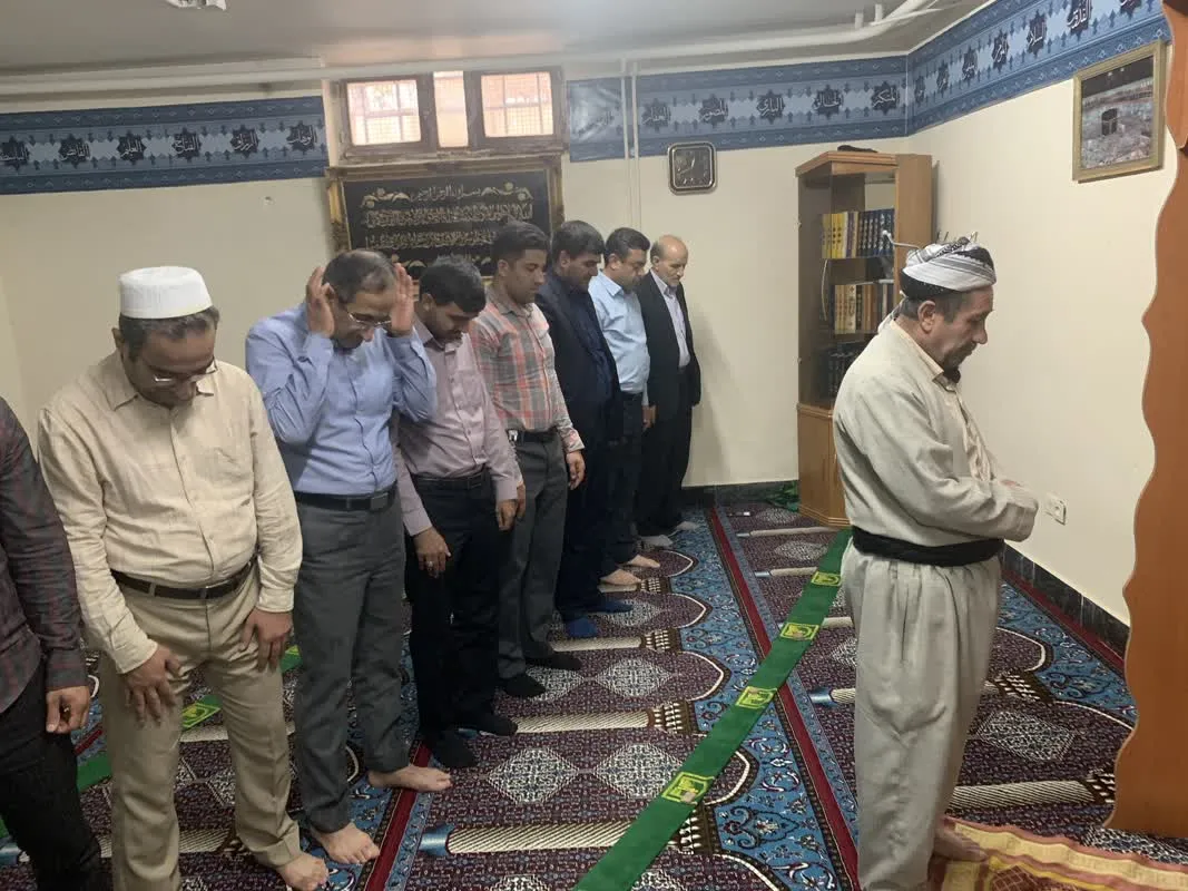 اقامه نماز جماعت در اداره کل تعاون، کار و رفاه اجتماعی استان کردستان