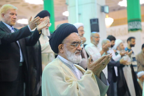 اقامه نماز عید سعید قربان در حرم مطهر حضرت فاطمه معصومه(س) و مسجد مقدس جمکران