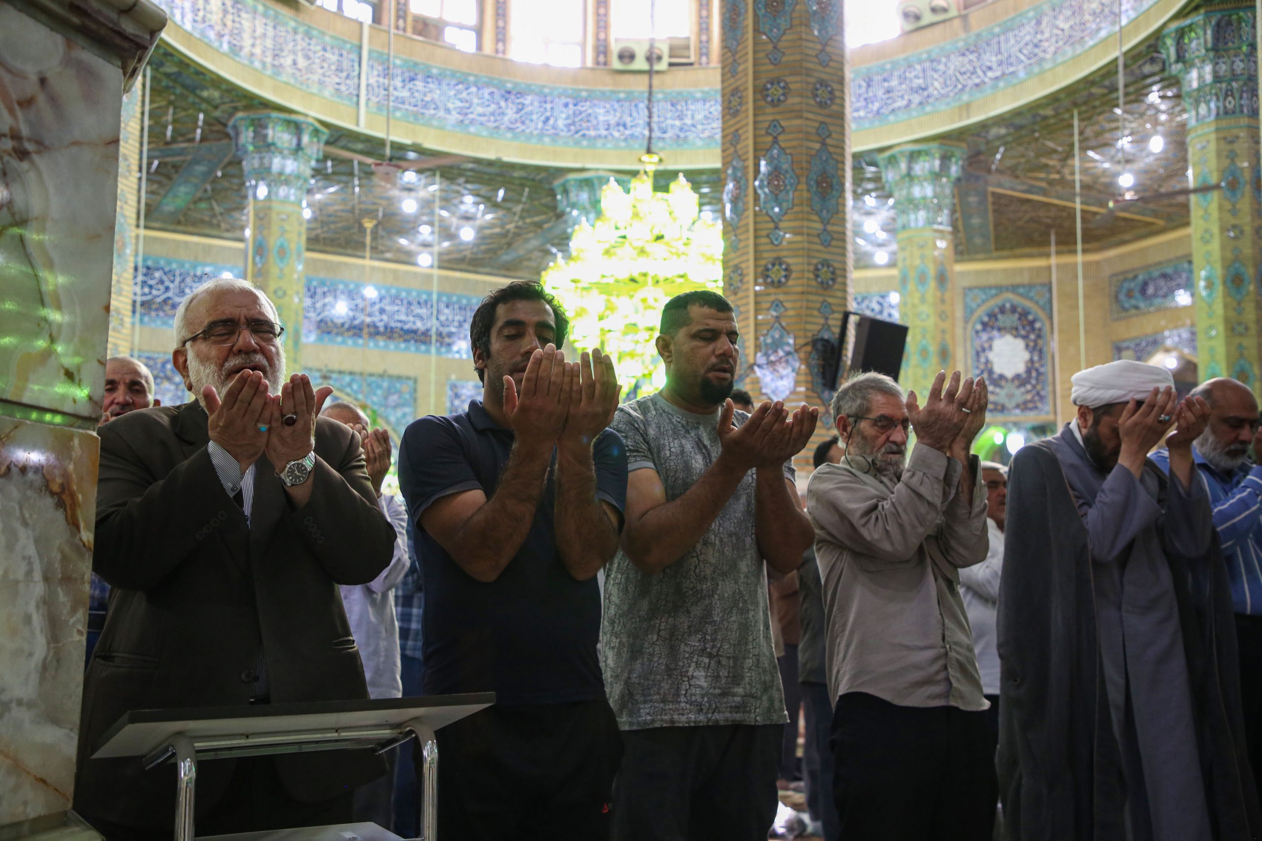 اقامه نماز عید سعید قربان در حرم مطهر حضرت فاطمه معصومه(س) و مسجد مقدس جمکران