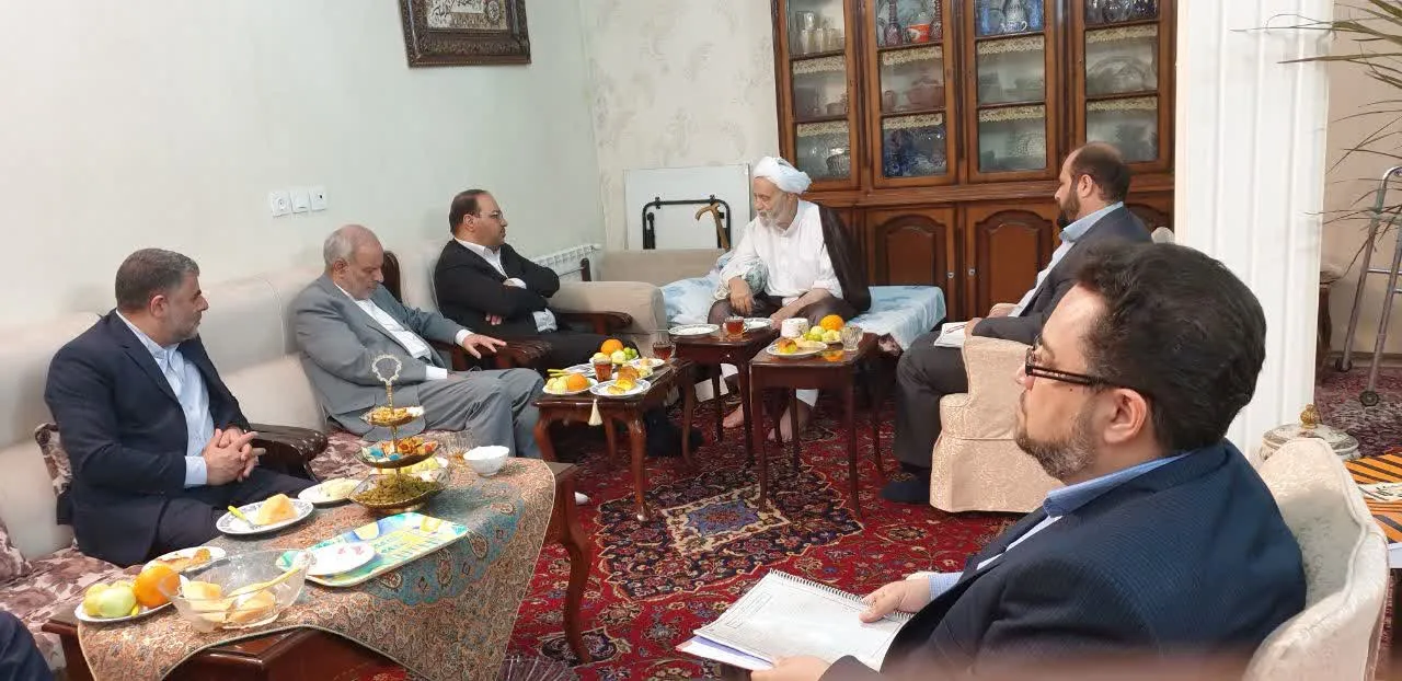 معاون سازمان برنامه و بودجه کشور با رئیس ستاد اقامه نماز دیدار و گفتگو کرد