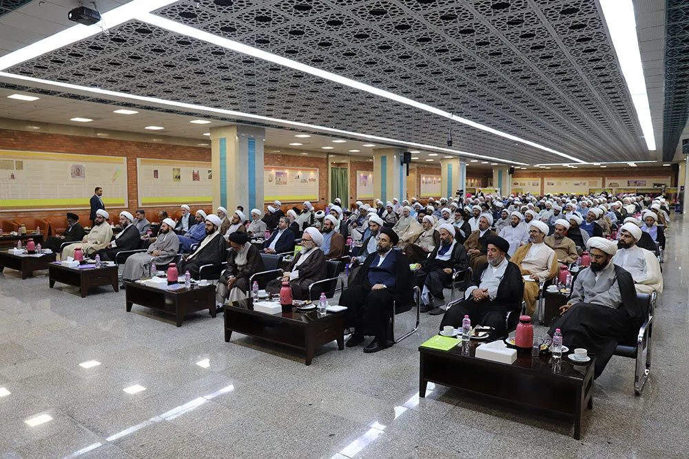 حجت الاسلام و المسلمین قرائتی در جمع روحانیون جهاد کشاورزی در مشهد شرکت کرد
