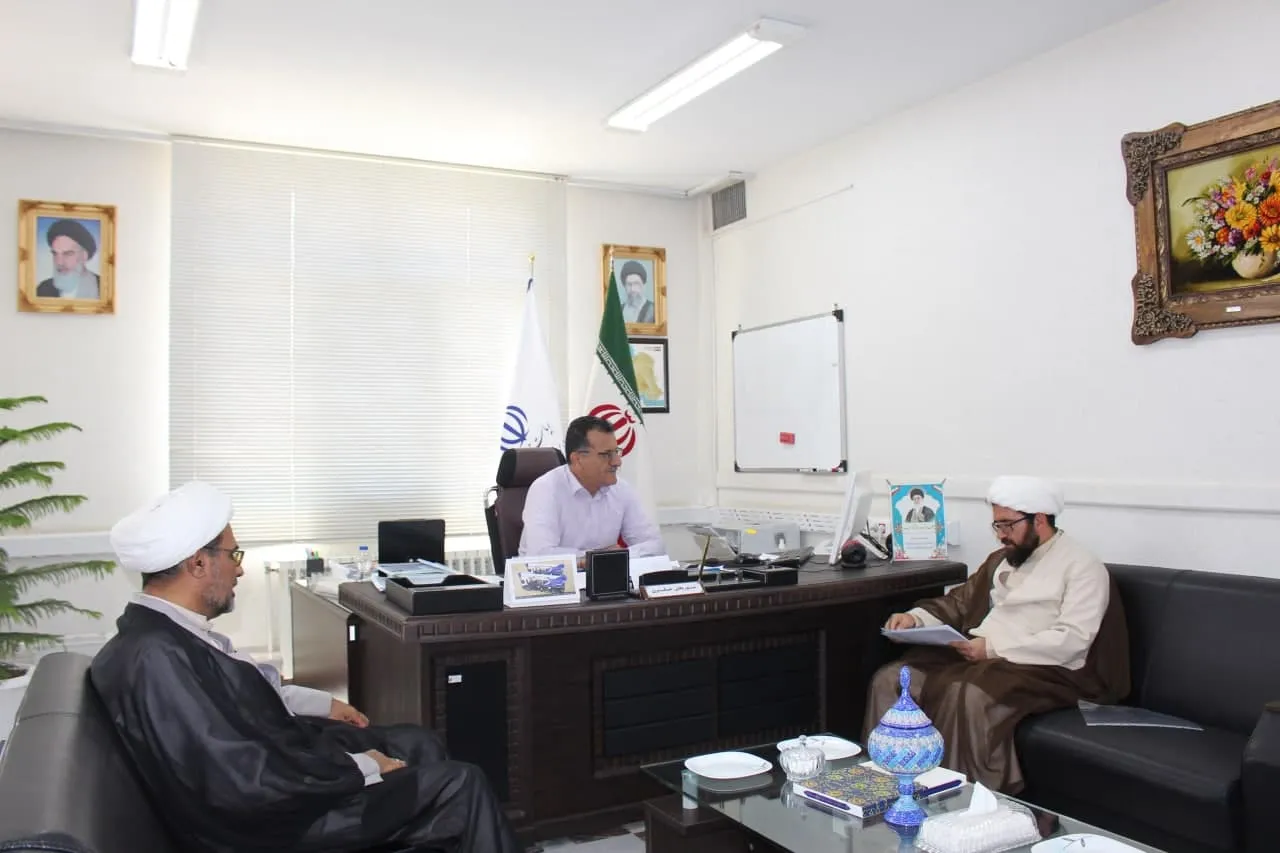 مدیر ستاد اقامه نماز استان مرکزی با رئیس سازمان مدیریت و برنامه ریزی استان دیدار کرد