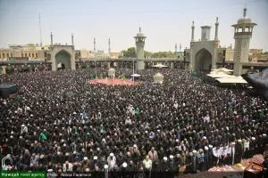 تصاویر اقامه نماز ظهر عاشورا