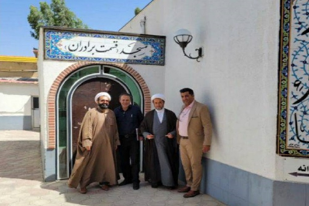 بازدید از مساجد و نمازخانههای بین راهی محور قم سلفچگان
