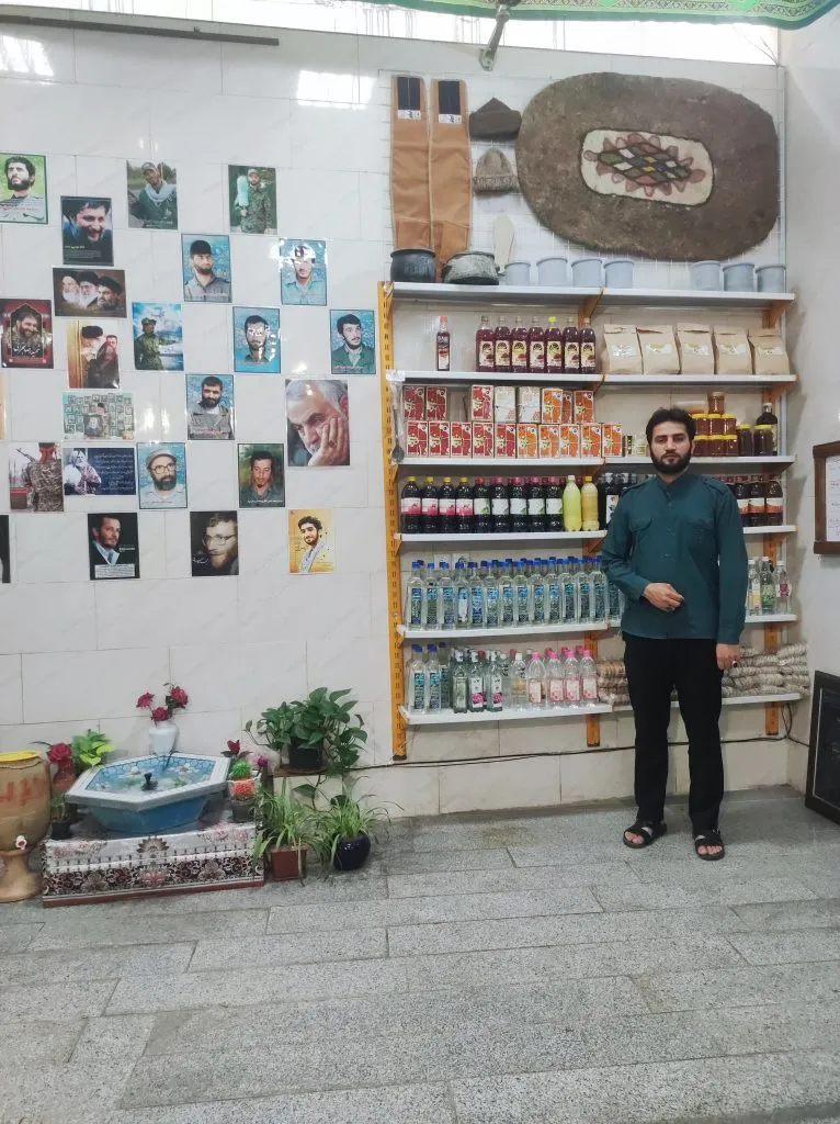 گفتگویی دیگر با دو کسبه مشهدالرضا که برای اقامه نماز اول وقت کسب و کار خود را تعطیل میکنند