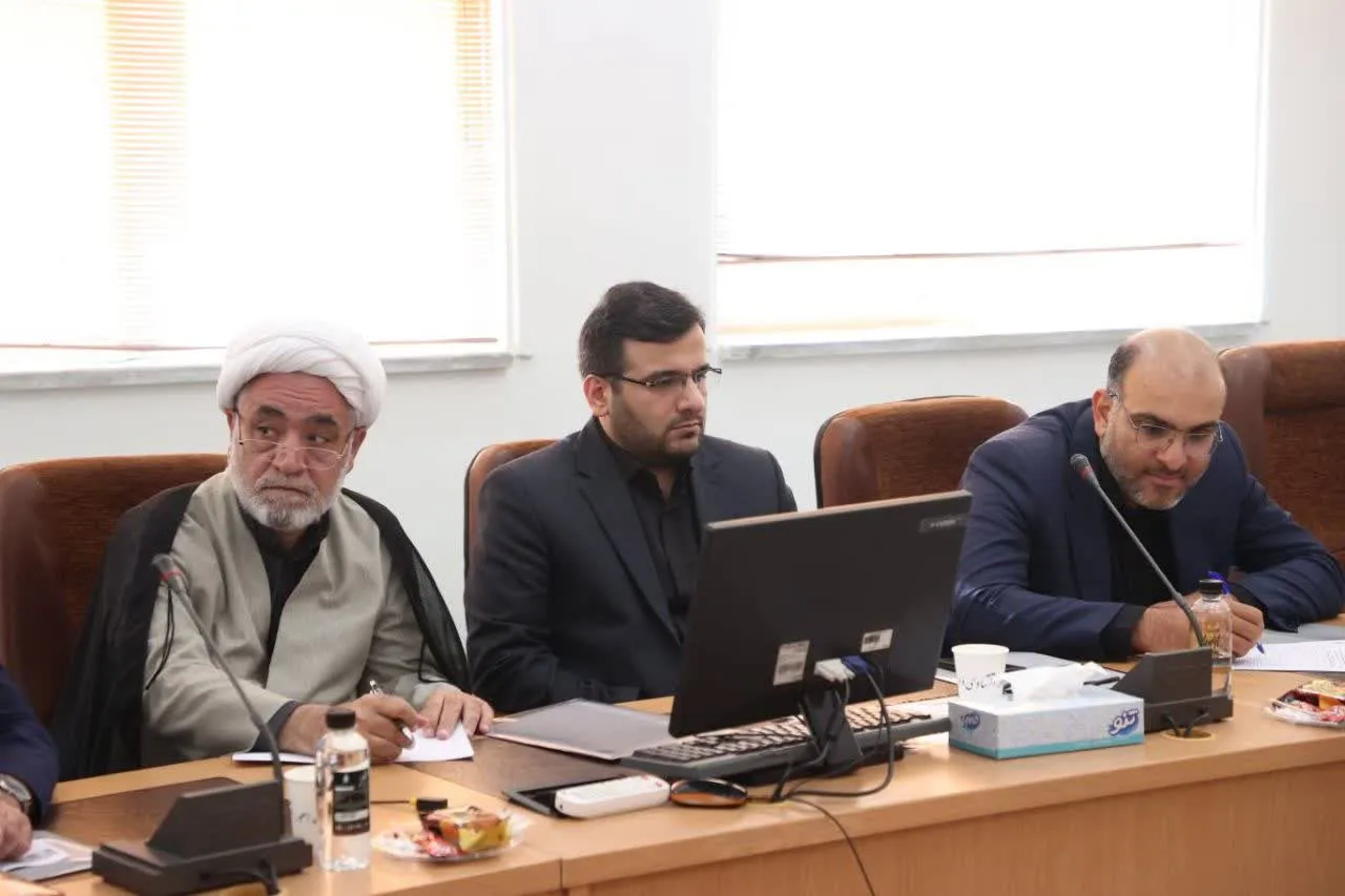 گردهمایی دبیران و رابطین اقامه نماز واحدهای تابعه وزارت امور اقتصادی و دارایی