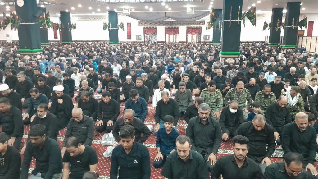 نماز جمعه عاشورایی در بندرعباس برگزار شد