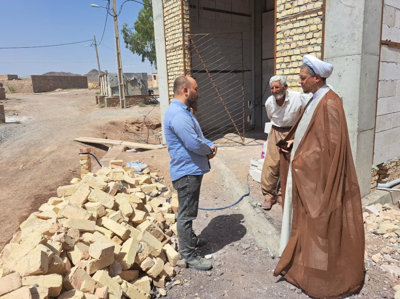 بازدید مدیر ستاد اقامه نماز قم از مسجد در حال احداث روستای قاشقابلاغ