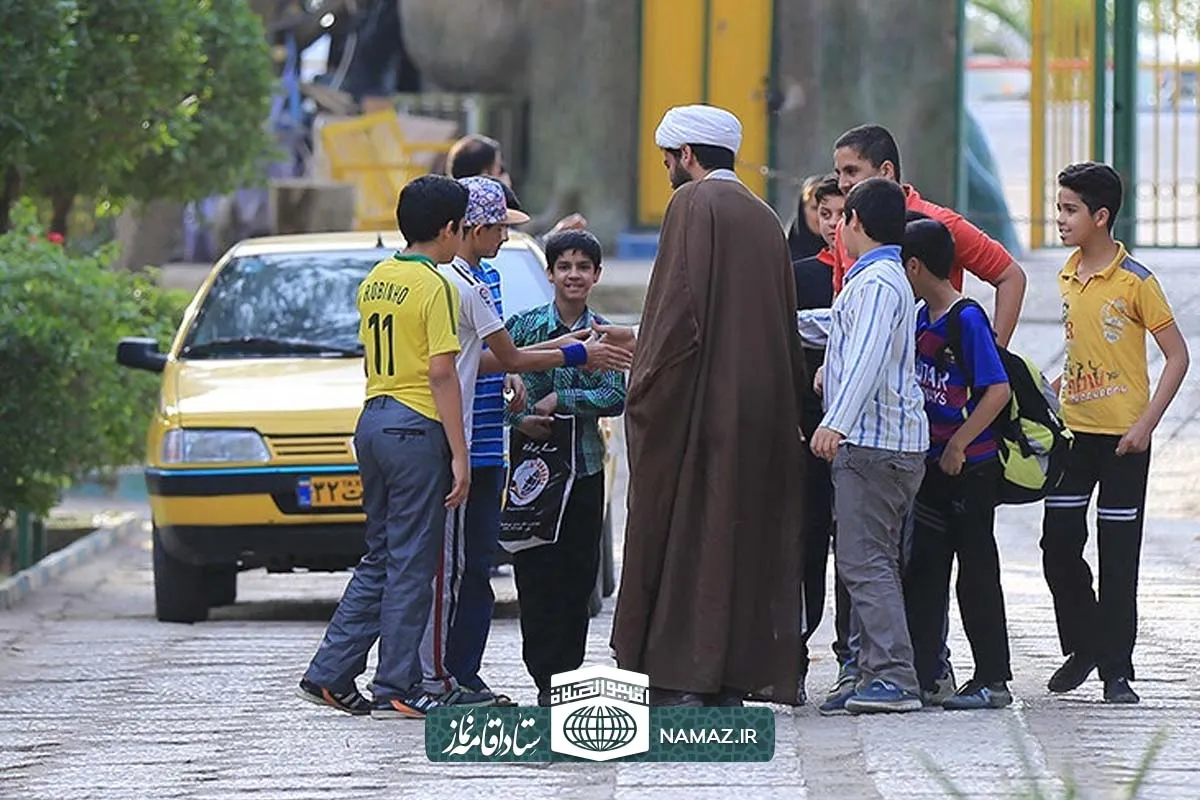 نقش و وظایف امام جماعت در جذب افراد به مسجد