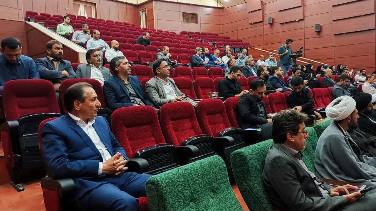 نشست هم اندیشی شیوه های جذب نوجوانان و جوانان به نماز در گلستان