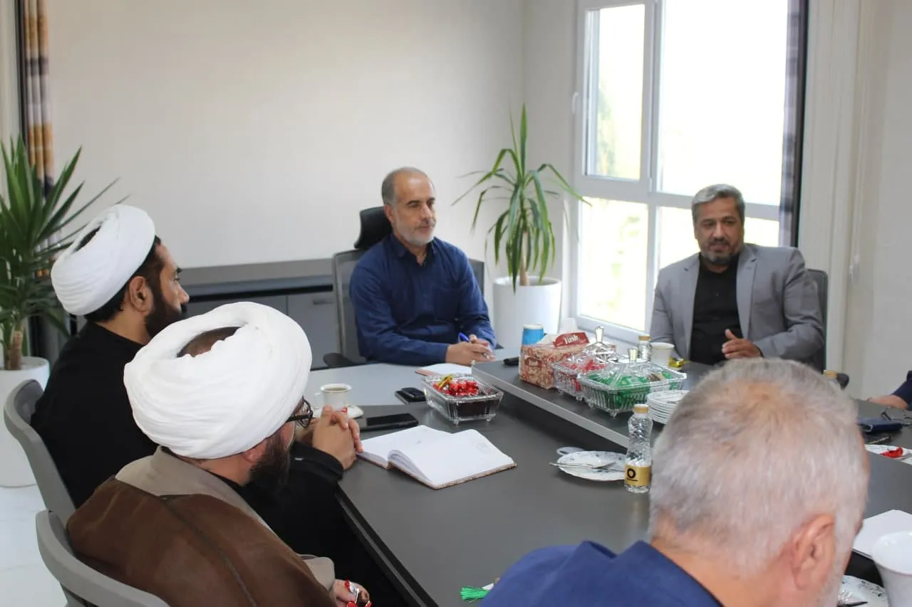 جلسه هماهنگی برگزاری دوره آموزشی مدیران و ائمه جماعات مدارس کشور در استان مرکزی برگزار شد