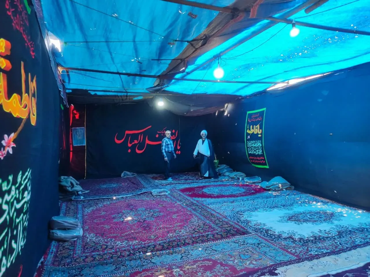 بازدید از موکب ها و نمازخانه های بین راهی در مسیر زائرین کربلا در کرمان