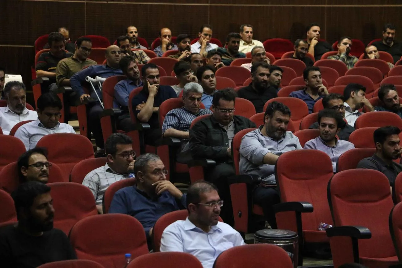 دوره آموزشی آداب و اسرار نماز برای کارکنان شهرداری تبریز