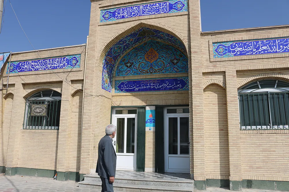 بازدید از نمازخانه های بین راهی در مسیر مواصلاتی به عتبات مقدسه عراق در استان اصفهان