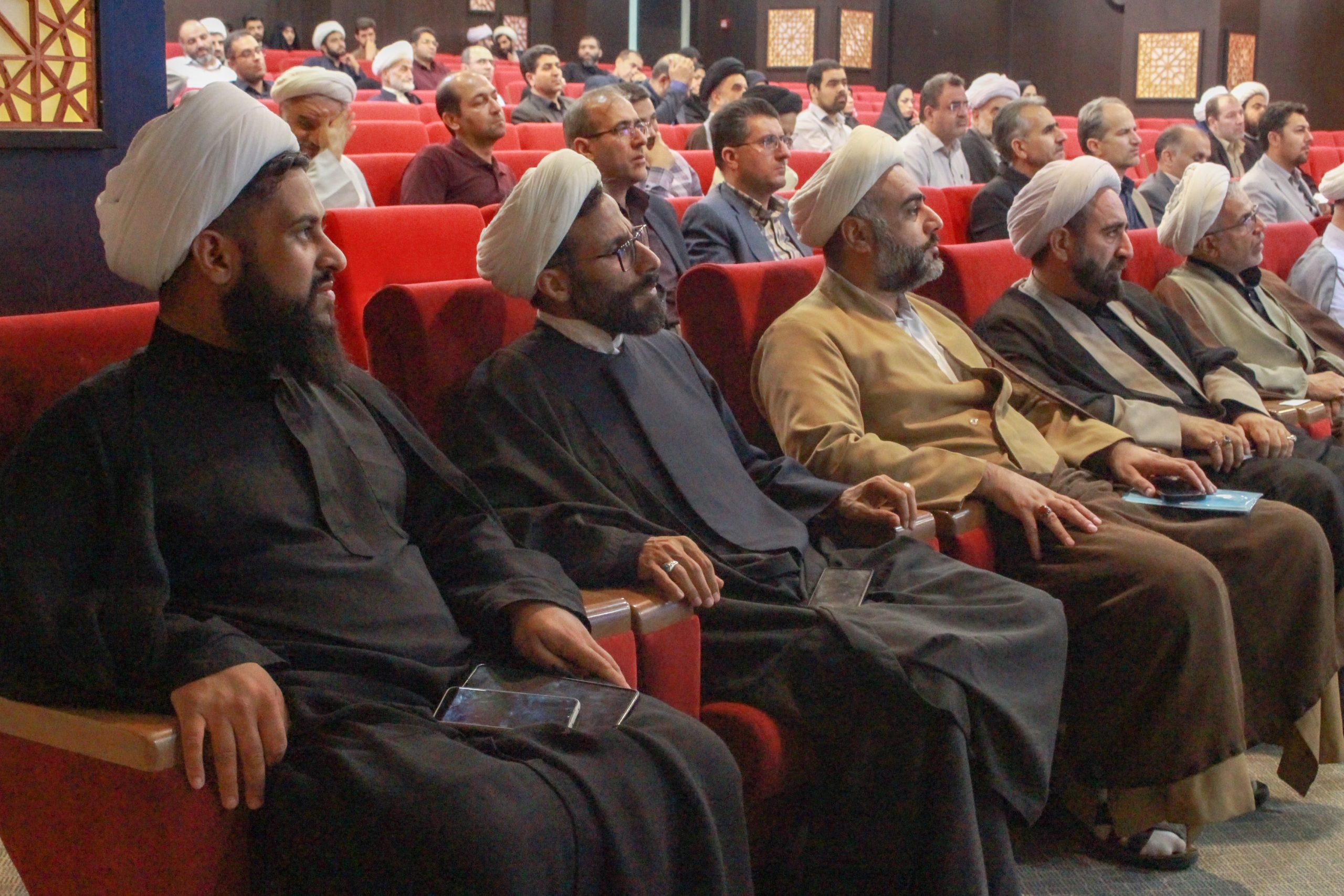 همایش ائمه جماعات و دبیران ادارت برگذارشد