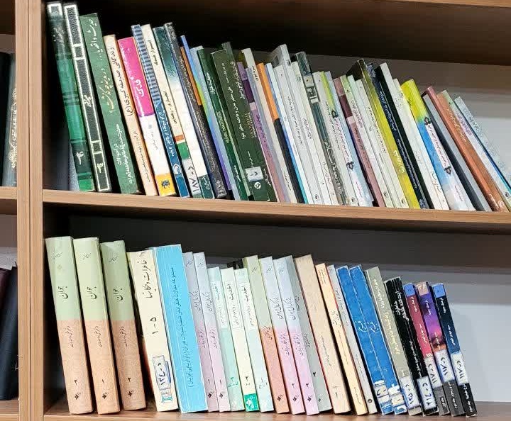 اهدا بیش از 200 جلد کتاب با موضوع نماز به مسجد و نمازخانه